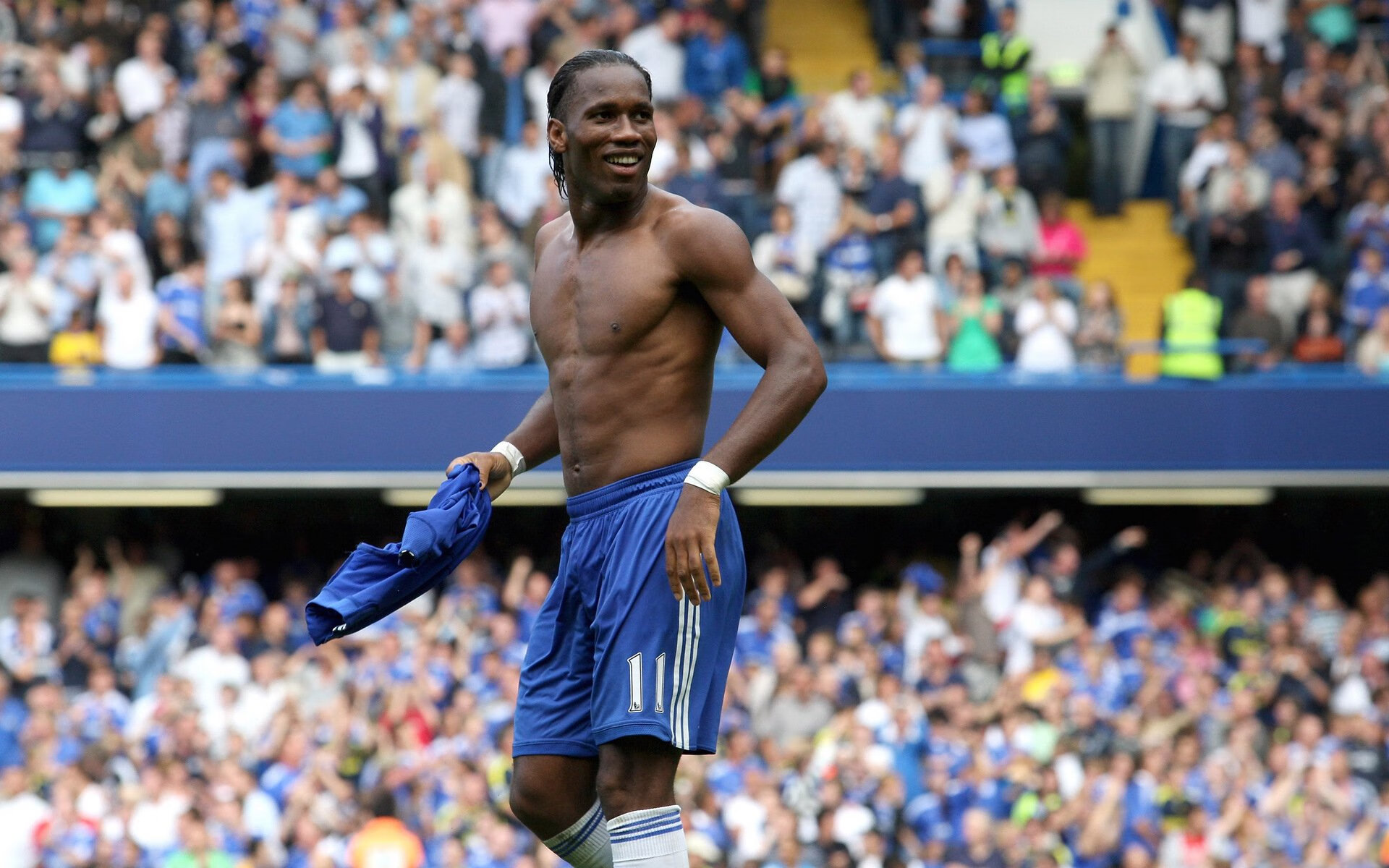 -曼城控球压制力极强，蓝月亮继续霸占榜首，曼城为啥叫蓝月军团